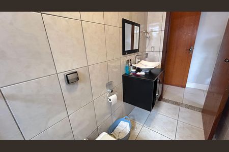 Casa à venda com 150m², 3 quartos e 3 vagas Casa à venda com 150m², 3 quartos e 3 vagasBanheiro 1