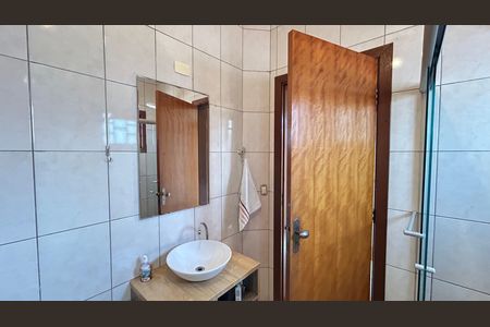 Casa à venda com 150m², 3 quartos e 3 vagas Casa à venda com 150m², 3 quartos e 3 vagasBanheiro 2