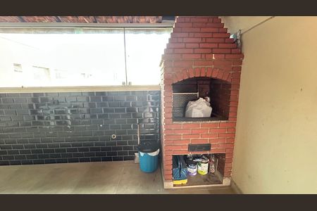 Casa à venda com 150m², 3 quartos e 3 vagas Casa à venda com 150m², 3 quartos e 3 vagasQuintal