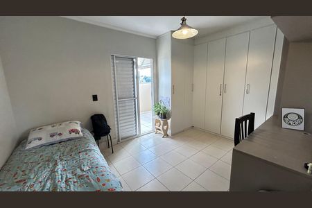 Casa à venda com 150m², 3 quartos e 3 vagas Casa à venda com 150m², 3 quartos e 3 vagasQuarto 1