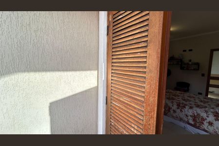 Casa à venda com 150m², 3 quartos e 3 vagas Casa à venda com 150m², 3 quartos e 3 vagasSacada