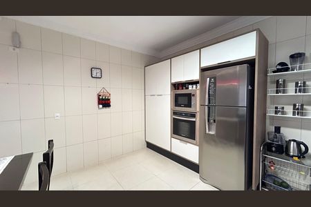 Casa à venda com 150m², 3 quartos e 3 vagas Casa à venda com 150m², 3 quartos e 3 vagasCozinha