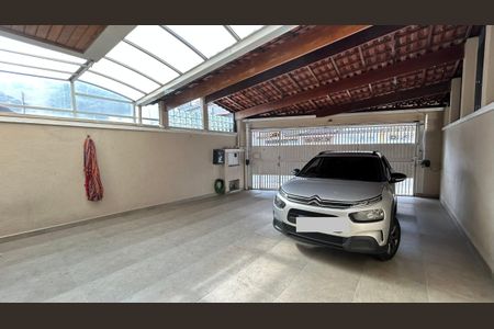 Casa à venda com 150m², 3 quartos e 3 vagas Casa à venda com 150m², 3 quartos e 3 vagasGaragem
