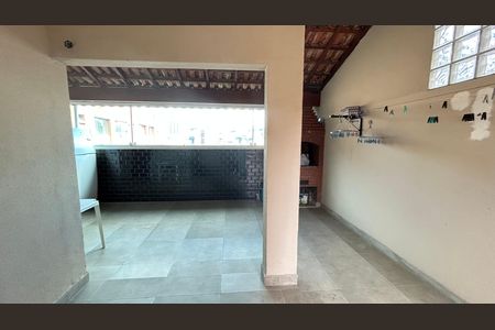 Casa à venda com 150m², 3 quartos e 3 vagas Casa à venda com 150m², 3 quartos e 3 vagasQuintal