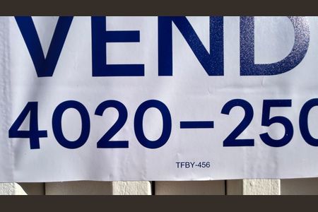 Casa à venda com 150m², 3 quartos e 3 vagas Casa à venda com 150m², 3 quartos e 3 vagasCódigo da placa TFBY-456
