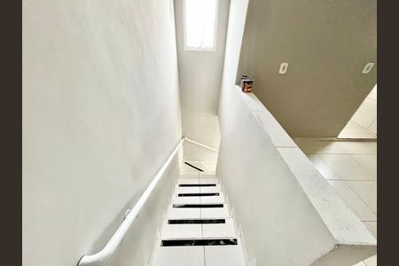 Casa para alugar com 55m², 1 quarto e sem vaga Casa para alugar com 55m², 1 quarto e sem vagaEscada