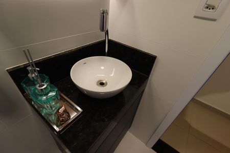 Apartamento à venda com 61m², 2 quartos e 1 vagaBanheiro Social - Pia
