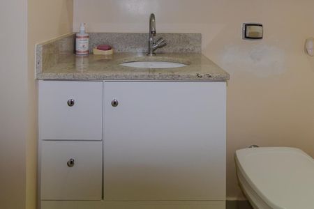 Apartamento à venda com 75m², 2 quartos e 1 vaga Apartamento à venda com 75m², 2 quartos e 1 vagaBanheiro da Suíte