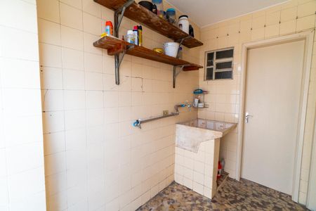 Casa à venda com 169m², 4 quartos e 2 vagas Casa à venda com 169m², 4 quartos e 2 vagasLavanderia