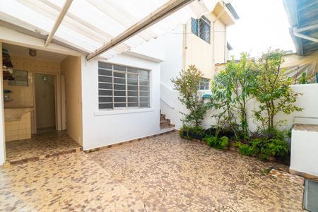 Casa à venda com 169m², 4 quartos e 2 vagas Casa à venda com 169m², 4 quartos e 2 vagasQuintal