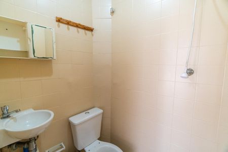 Casa à venda com 169m², 4 quartos e 2 vagas Casa à venda com 169m², 4 quartos e 2 vagasBanheiro de serviço