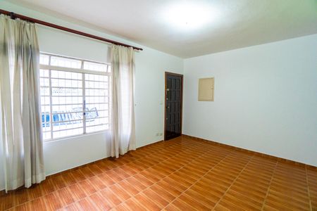 Casa à venda com 169m², 4 quartos e 2 vagas Casa à venda com 169m², 4 quartos e 2 vagasSala