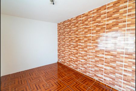 Casa à venda com 169m², 4 quartos e 2 vagas Casa à venda com 169m², 4 quartos e 2 vagasQuarto dos Fundos