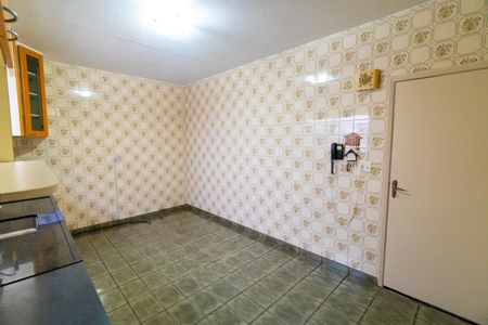 Casa à venda com 169m², 4 quartos e 2 vagas Casa à venda com 169m², 4 quartos e 2 vagasCozinha