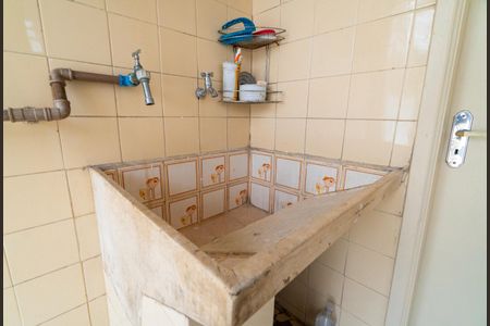 Casa à venda com 169m², 4 quartos e 2 vagas Casa à venda com 169m², 4 quartos e 2 vagasLavanderia
