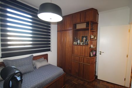 Apartamento à venda com 125m², 3 quartos e 2 vagasQuarto 2