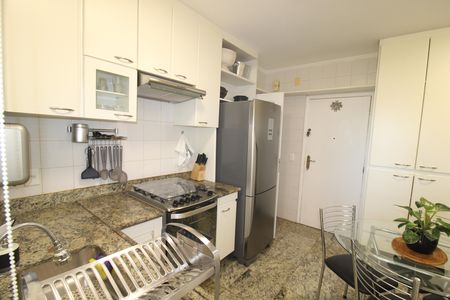 Apartamento à venda com 125m², 3 quartos e 2 vagasCozinha