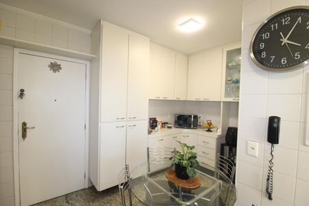 Apartamento à venda com 125m², 3 quartos e 2 vagasCozinha