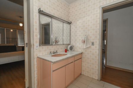 Apartamento à venda com 200m², 3 quartos e sem vagaBanheiro da Suíte