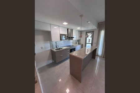 Cozinha de apartamento para alugar com 2 quartos, 77m² em Petrópolis, Porto Alegre