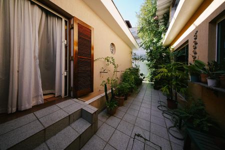 Casa à venda com 400m², 6 quartos e 4 vagas Casa à venda com 400m², 6 quartos e 4 vagasÁrea externa