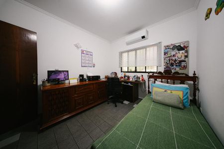 Casa à venda com 400m², 6 quartos e 4 vagas Casa à venda com 400m², 6 quartos e 4 vagasQuarto 5