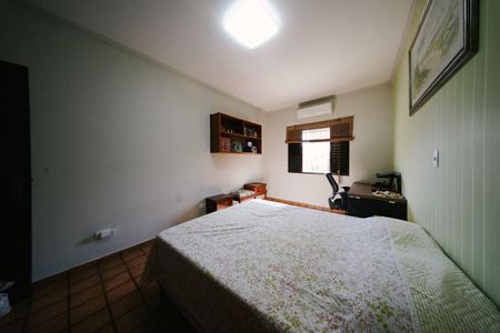 Casa à venda com 400m², 6 quartos e 4 vagas Casa à venda com 400m², 6 quartos e 4 vagasQuarto 2