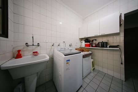Casa à venda com 400m², 6 quartos e 4 vagas Casa à venda com 400m², 6 quartos e 4 vagasÁrea de Serviço