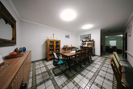Casa à venda com 400m², 6 quartos e 4 vagas Casa à venda com 400m², 6 quartos e 4 vagasCozinha