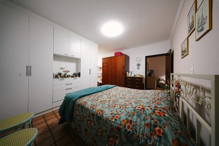 Casa à venda com 400m², 6 quartos e 4 vagas Casa à venda com 400m², 6 quartos e 4 vagasSuíte
