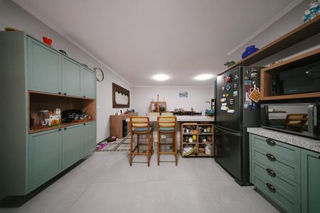 Casa à venda com 400m², 6 quartos e 4 vagas Casa à venda com 400m², 6 quartos e 4 vagasCozinha