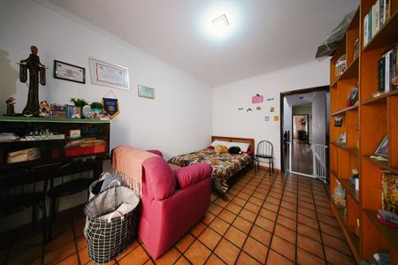 Casa à venda com 400m², 6 quartos e 4 vagas Casa à venda com 400m², 6 quartos e 4 vagasQuarto 4