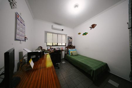Casa à venda com 400m², 6 quartos e 4 vagas Casa à venda com 400m², 6 quartos e 4 vagasQuarto 5