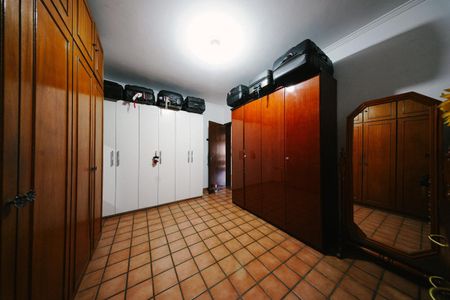 Casa à venda com 400m², 6 quartos e 4 vagas Casa à venda com 400m², 6 quartos e 4 vagasQuarto 3