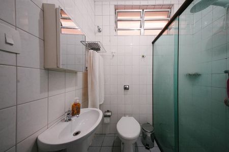 Casa à venda com 400m², 6 quartos e 4 vagas Casa à venda com 400m², 6 quartos e 4 vagasBanheiro de Serviço 1