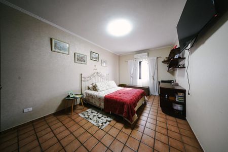 Casa à venda com 400m², 6 quartos e 4 vagas Casa à venda com 400m², 6 quartos e 4 vagasQuarto 1