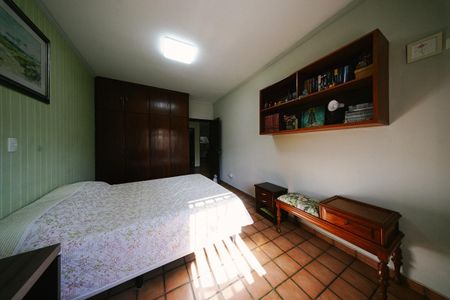 Casa à venda com 400m², 6 quartos e 4 vagas Casa à venda com 400m², 6 quartos e 4 vagasQuarto 2