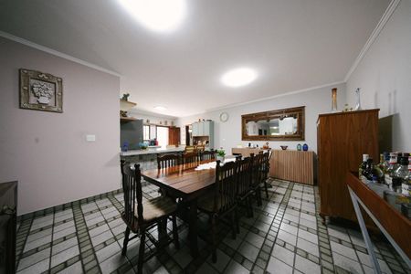Casa à venda com 400m², 6 quartos e 4 vagas Casa à venda com 400m², 6 quartos e 4 vagasCozinha