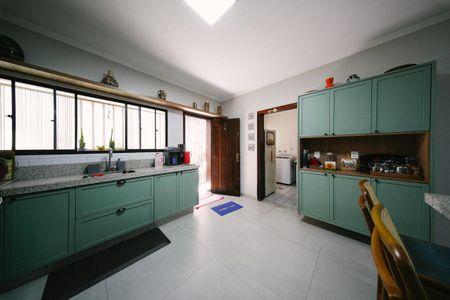 Casa à venda com 400m², 6 quartos e 4 vagas Casa à venda com 400m², 6 quartos e 4 vagasCozinha