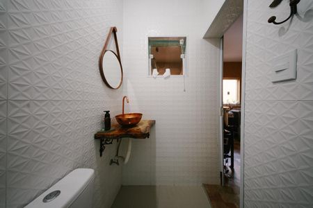 Casa à venda com 400m², 6 quartos e 4 vagas Casa à venda com 400m², 6 quartos e 4 vagasBanheiro de Serviço 2