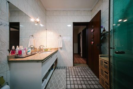 Casa à venda com 400m², 6 quartos e 4 vagas Casa à venda com 400m², 6 quartos e 4 vagasBanheiro social