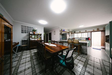 Casa à venda com 400m², 6 quartos e 4 vagas Casa à venda com 400m², 6 quartos e 4 vagasCozinha