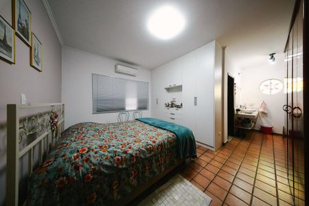 Casa à venda com 400m², 6 quartos e 4 vagas Casa à venda com 400m², 6 quartos e 4 vagasSuíte