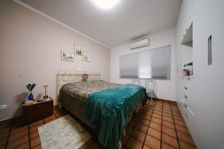 Casa à venda com 400m², 6 quartos e 4 vagas Casa à venda com 400m², 6 quartos e 4 vagasSuíte