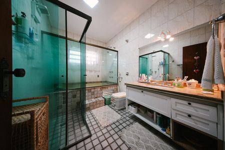 Casa à venda com 400m², 6 quartos e 4 vagas Casa à venda com 400m², 6 quartos e 4 vagasBanheiro social