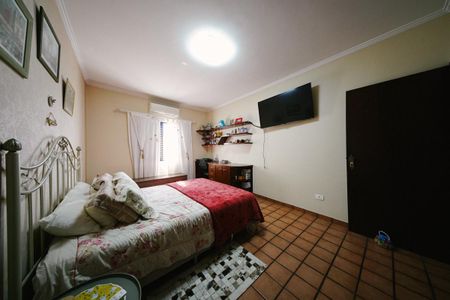 Casa à venda com 400m², 6 quartos e 4 vagas Casa à venda com 400m², 6 quartos e 4 vagasQuarto 1