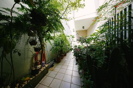 Casa à venda com 400m², 6 quartos e 4 vagas Casa à venda com 400m², 6 quartos e 4 vagasÁrea externa