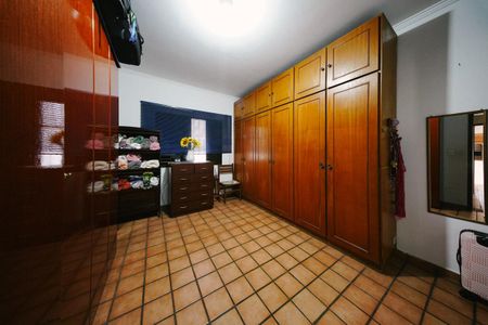 Casa à venda com 400m², 6 quartos e 4 vagas Casa à venda com 400m², 6 quartos e 4 vagasQuarto 3