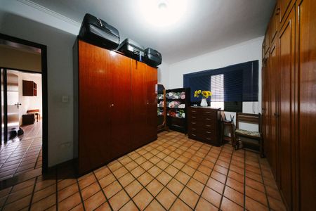 Casa à venda com 400m², 6 quartos e 4 vagas Casa à venda com 400m², 6 quartos e 4 vagasQuarto 3