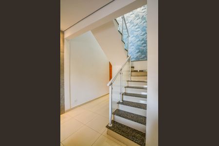 Apartamento à venda com 102m², 1 quarto e 1 vagaEscada